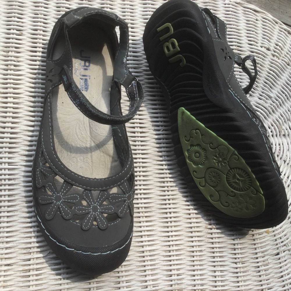 🎉 PRICE DROP🎉Ubu by Jambi / Black Flats / Flower Details